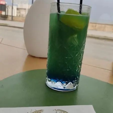 Yvo 18 By Signature Apartahotel